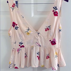 Floral print flowy crop tank 🌼🌷🌸🌼🌷🌸